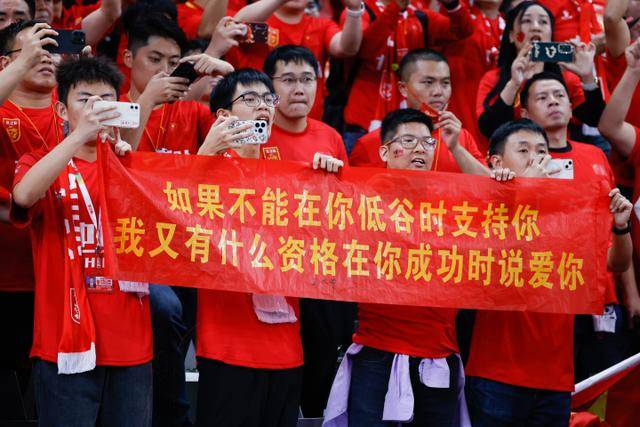 里夫斯签署4年1.84亿美元合约，分享从詹姆斯学习的身体管理经验